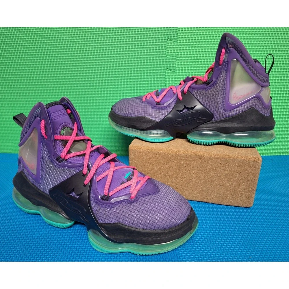 Nike Lebron 19 XIX Sneakers DJ Bron Wild Berry Shoes Us Size 10 Men's CZ0203-500